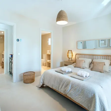 Owl Bocoris - 15 Min Walk To The