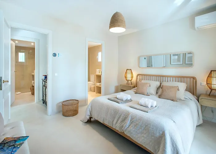 Owl Bocoris - 15 Min Walk To The