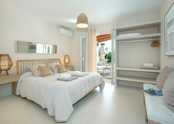 Owl Bocoris - 15 Min Walk To The Вілла Порт-де-Польєнса